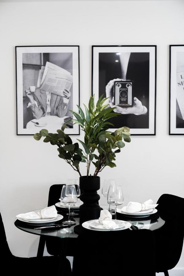 Hosta Group - Prestige 1 Bed Apartment - The Olive Cambridge Exterior foto