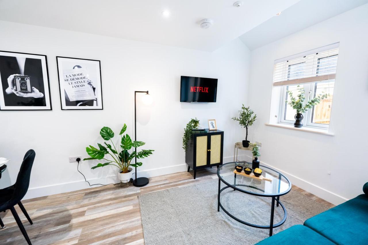 Hosta Group - Prestige 1 Bed Apartment - The Olive Cambridge Exterior foto